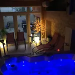 فندق مبيت وإفطار Vulkan Wellness Panzio
