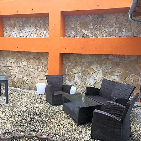 Vulkan Wellness Panzio 住宿加早餐酒店 3*